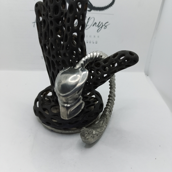 Custom Handmade Aliens Vs Predator bracelet - Picture 4 of 7